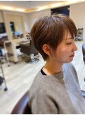 耳掛けも可愛いショートボブ