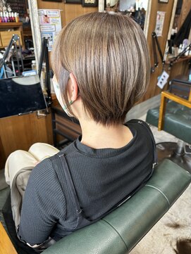 バブルス ヘアー ワークス(Bubbles hair works) 丸みショート