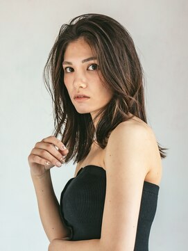 レヴィア(REVIA) 大人レイヤースタイル外はねレディース