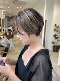 大人ショートボブセンターパートミニボブハイライト耳かけ恵比寿