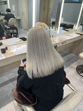 メロウバイケンジ(mellow by KENJE) ダブルカラー/ブリーチカラー/ホワイトベージュ/ベージュカラー