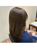 シキオリ(SHIKIORI)&nbsp;赤みを抑えた、透明感あふれるオリーブカラー