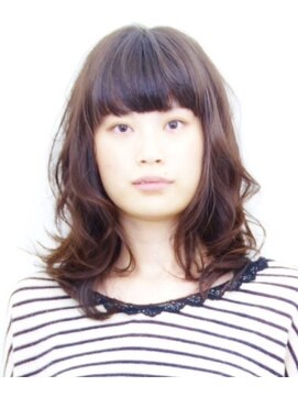 アクシス ヘアーデザイン(AXIS hair design) 厚めバングのセミディスタイル。[相模大野駅]