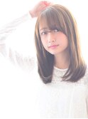厚めバング&ハニーストレートヘアで可愛さUP♪