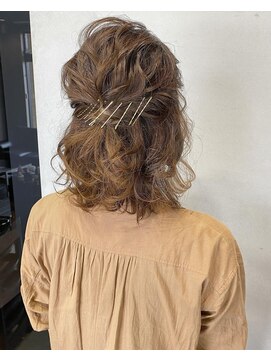 フィオーレ ヘアデザイン(FIORE hair design) ハーフアップ/ボブアレンジ/金ピンアレンジ