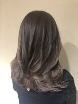 ゼン(Zen.) ブリーチを使わないナチュラルグレージュグラデーションカラー