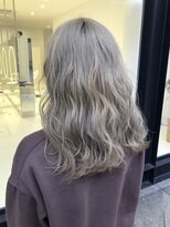 ハイブ 金沢(Hive)&nbsp;ブリーチハイトーンカラーゆるふわロング髪質改善ツヤ髪スタイル
