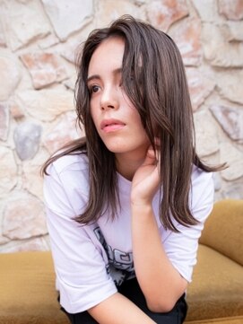 ヘアアンドリラクゼーション シャッセ(Hair&Relaxation SASE) パツっとセミロング