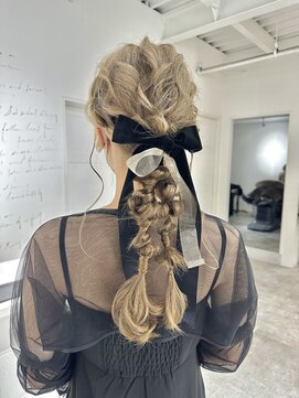 ジュベ(juve.) 【大分 juve.】10代20代30代必見！☆個性派☆ツイン編み下ろし