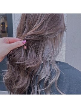 フィアート ヘアドレッシング サロン(Fiato Hairdressing Salon) インナーカラー/グレージュ/1ブリーチ/赤羽