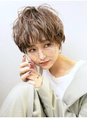 ミディアムショート　ショートパーマ　ベージュヘア　20代30代