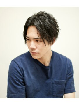 ヘアーデザイン ディードット ウル(D. ulu) センターパートショート