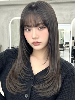 韓国風レイヤーカットで作る抜け感スタイル。レイヤーの入れ方次第で印象が変わる[秋葉原駅/髪質改善]