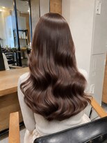 ラックスビーギャラリー なんば駅前店(LUXBE GALLERY) 髪質改善 艶チョコレートブラウン ゆるふわ巻きロング