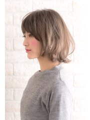 ジグザグバング＆３Dカラーのモードなノットヘアミニマムボブ