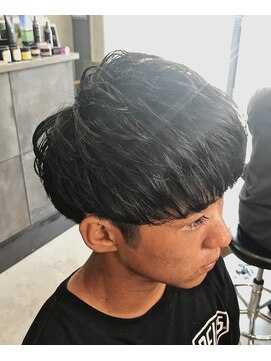 ヘアアイラッシュ リベット(hair eyelash RIVET) 束感×マッシュショート