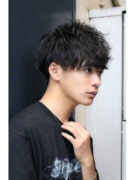 ネイビー(NAVY) スウィングマッシュ 前下がりフェザー くせ毛風パーマ