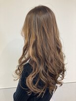 モガ美容室(Moga)&nbsp;表情豊かな顔まわりの毛束がほっそりフェイスをお約束♪