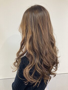 モガ美容室(Moga) 表情豊かな顔まわりの毛束がほっそりフェイスをお約束♪