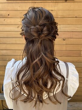 バイテン 久喜(X10) ロングハーフアップ