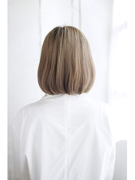 シュシュット(chouchoute) 斜めバングデザインカラーシルキーベージュグレージュカラー/060