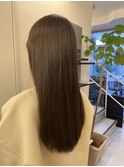 オリーブベージュ