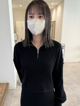 ロエム(Loem) 透明感グレージュ極細ハイライト前髪あり切りっぱなしボブ