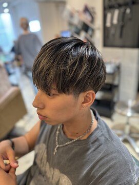 ヘアーワークス ヘルム 渋谷店(HAIR WORKS HELM) 【 HELM】メンズハイライト