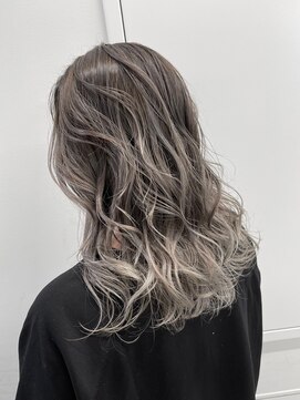 シエスタ バイ アンブルリュクス(siesta by amble luxe) バレイヤージュ