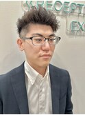 ツーブロック刈り上げツイストパーマ短髪アップバングメンズヘア