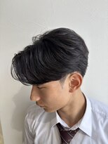 グラフ 立川(Graph.)&nbsp;センターパートニュアンスツーブロックメンズパーマ