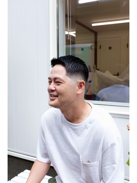 パストアンドニュー(past and new) フェザーアップ クロップ スキンフェード