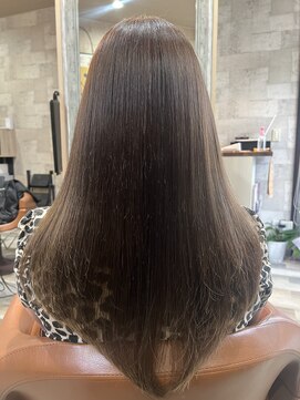 ハコ(H.A.Co) ミルクティーカラーです。