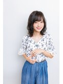 ルーズでセミウエットな質感が大人のこなれたミディヘアに♪