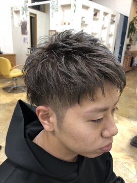 エクリュ(eKuryu) Vの字ブロックショートレイヤーマッシュカット