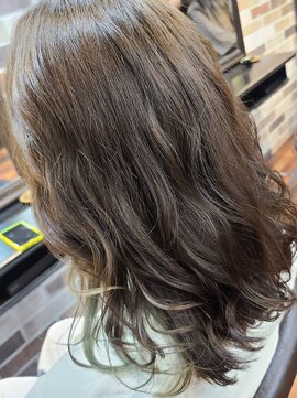 ルシエ 立川(LUCIE) オリーブ×インナーカラー【ピスタチオ】