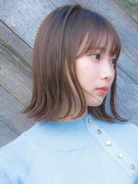 ルティア(Lutia) 透明感抜群オリーブカラー　切りっぱなしボブ