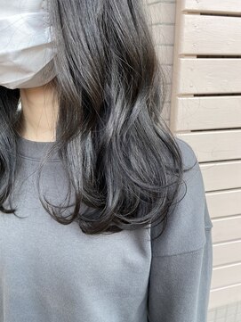 イーハトーヴヘアー(Yehatov) ロング×ダークグレー3