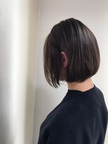 モルニ(MORNI)&nbsp;ダークカラー_マロンベージュ Aラインボブ かきあげ