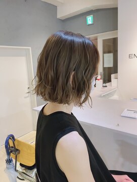 フランチェスカドット(francesca.) アッシュベージュ×切りっぱなしボブ【竹中慎治】梅田