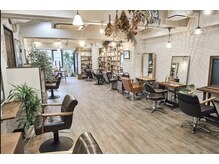 コロリエ 表参道店(Colorier)の雰囲気（落ち着いて過ごせる空間でゆったりとした時間をお過ごしください）