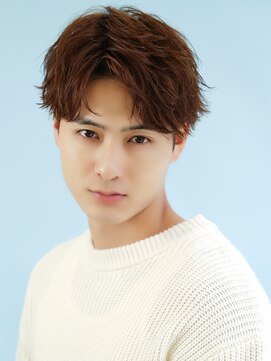 アクロス 原宿(AKROS) センターパート　刈り上げショート