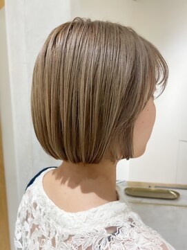 ニール 名古屋 伏見 丸の内(NEELU) 【Neelu_citron_hachi】ミニボブ×ミルクティーブロンド