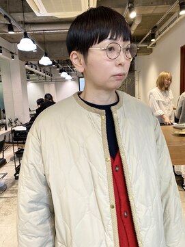 ダンボ(DUMBO) 前髪ラウンド　刈り上げショート