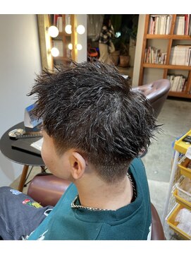 ビハインドザカーテン(BEHIND THE CURTAIN) メンズパーマ×スパイキーショート