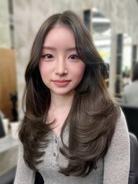 エッセンザ 梅田(ESSENZA)&nbsp;オリーブカラー　韓国レイヤー　海外レイヤーカット