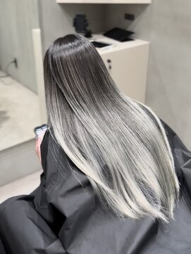 コスモス 町田(COSMOS) ホワイトシルバーバレイヤージュ