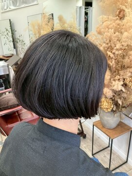 リル(LiL) ナチュラルな黒髪ボブ＊やわらかい丸みで◎