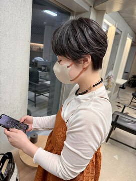 エウペ 渋谷(WEUPE) 斜めバング/グレージュカラー/デザインカラー/シルキーベージュ