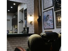 ジェネシス 本店(genesis)の雰囲気（店内空間。落ち着く空間でシェービングも行えます。）
